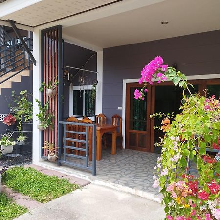 Appartamento Palm Garden House Ko Lanta Esterno foto